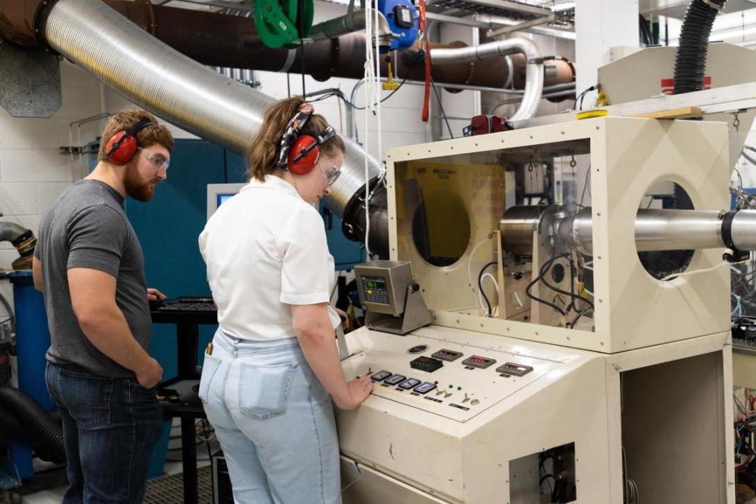 Graduate students working in Thermal Fluids Lab